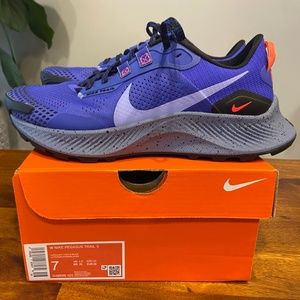 Nike Pegasus Trail Size 7 NWOT